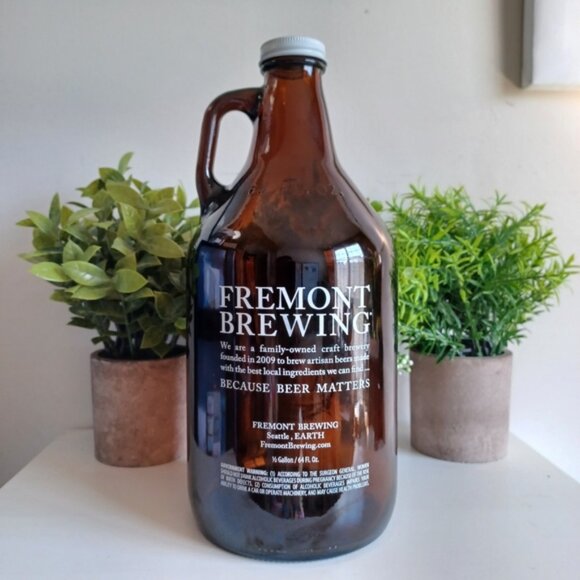 Fremont Brewing 64oz Beer Growler | Amber Glass | R1285 | Excellent Condition - Picture 2 of 6